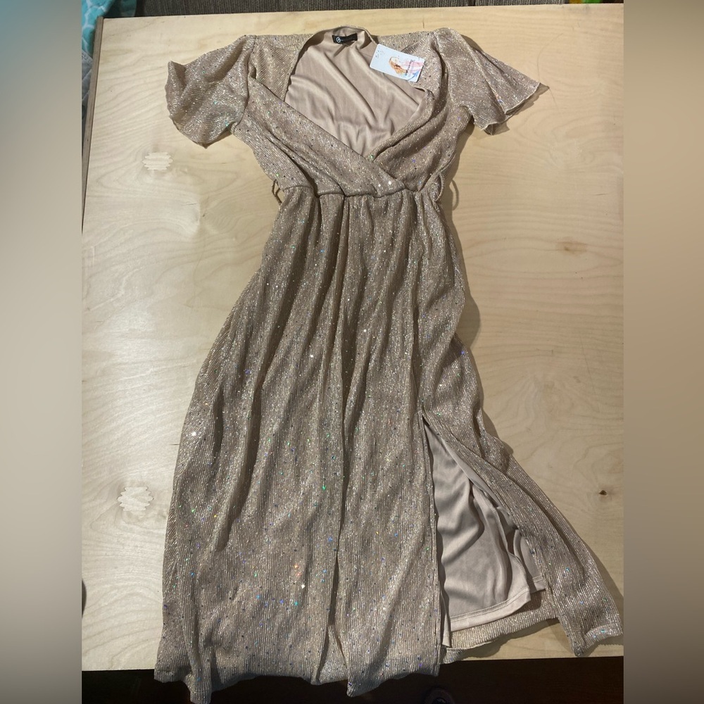 Pretty Garden Elegant Gold  Dress Small (PH)